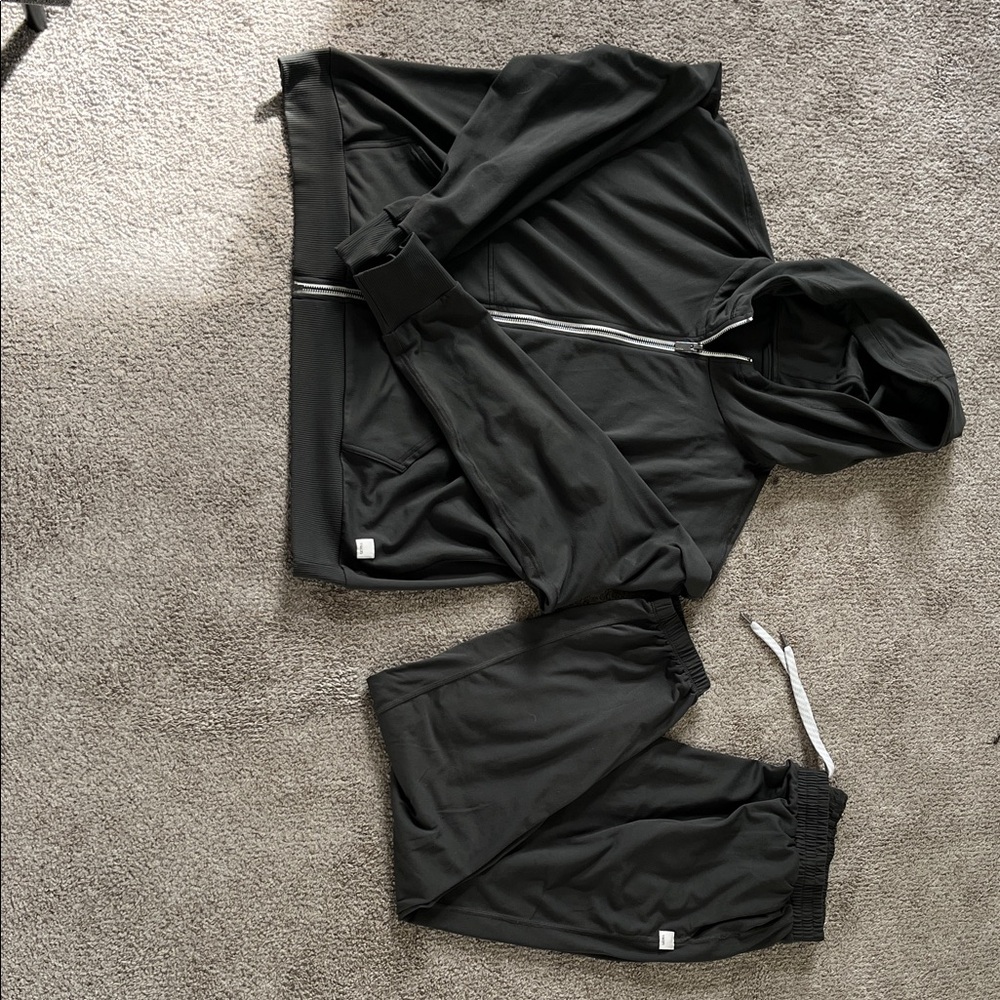 Vuori Halo Zip-Up Hoodie & Jogger Set - Kale 🥬 Like New!
